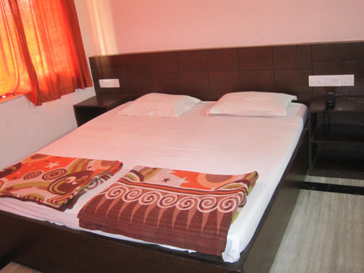 Hotel Arya Palace Puri Exterior foto