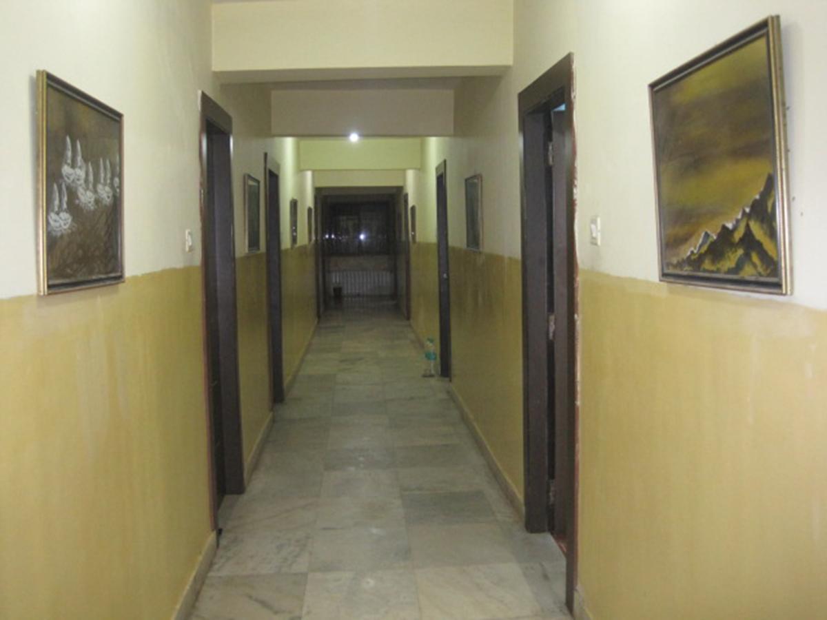 Hotel Arya Palace Puri Exterior foto