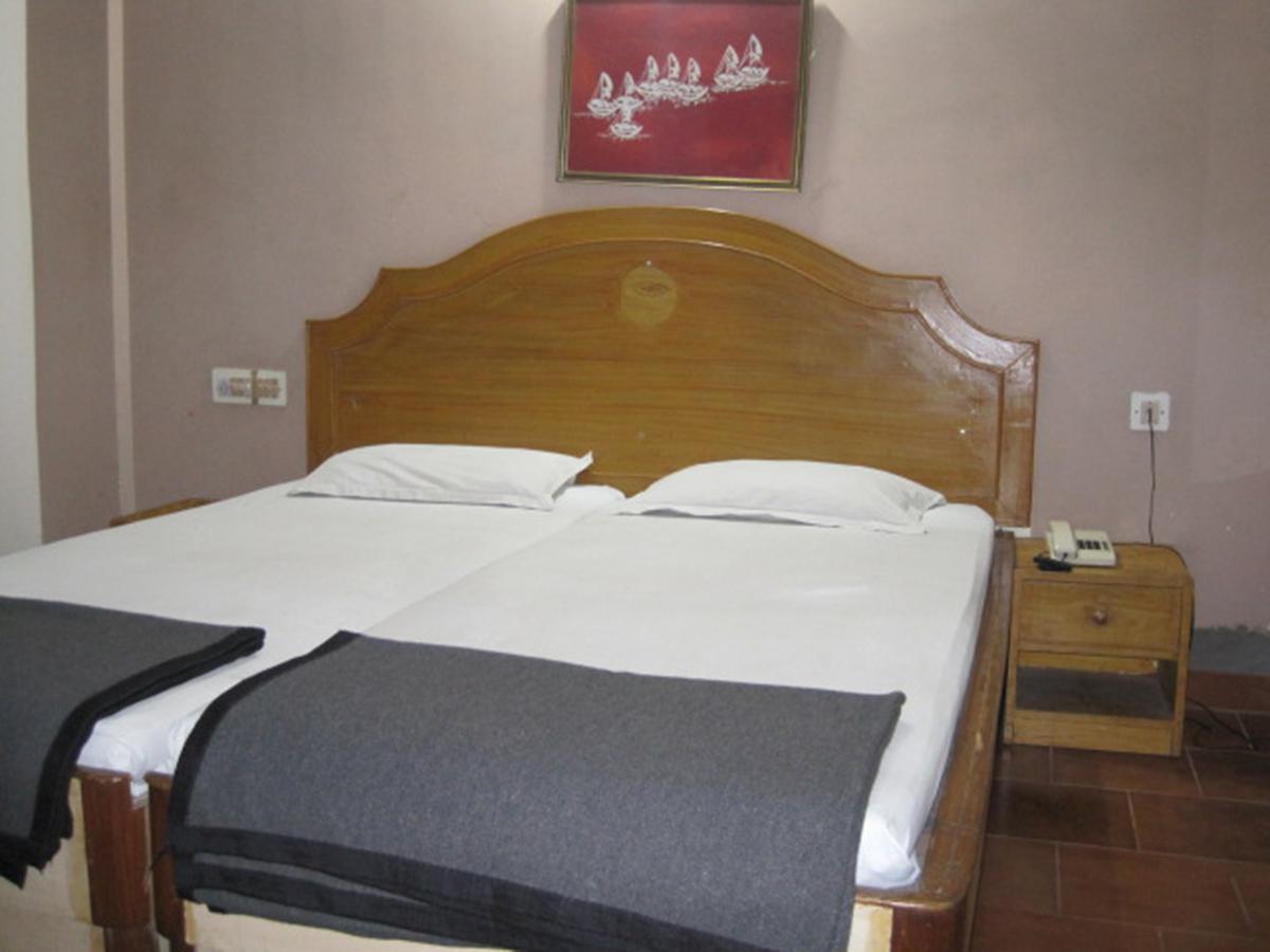 Hotel Arya Palace Puri Exterior foto