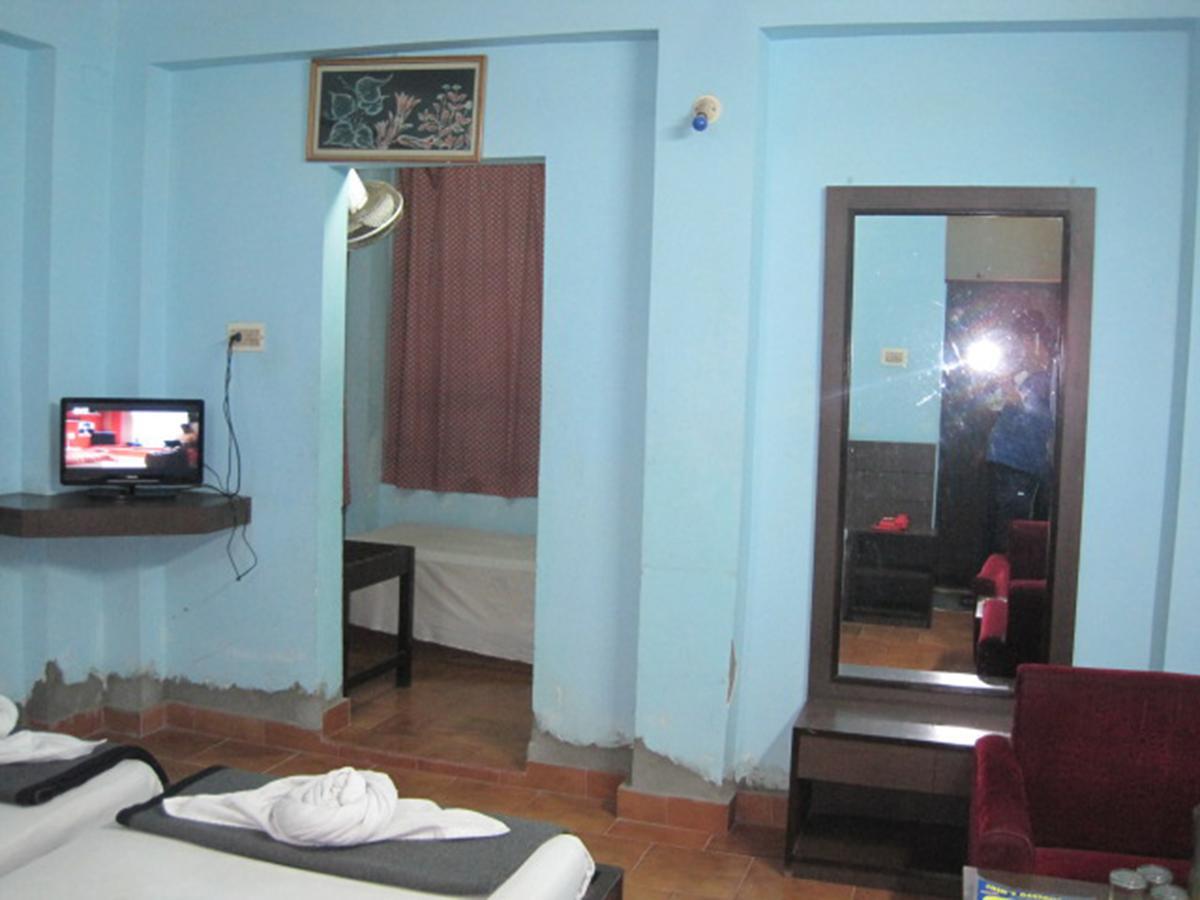 Hotel Arya Palace Puri Exterior foto