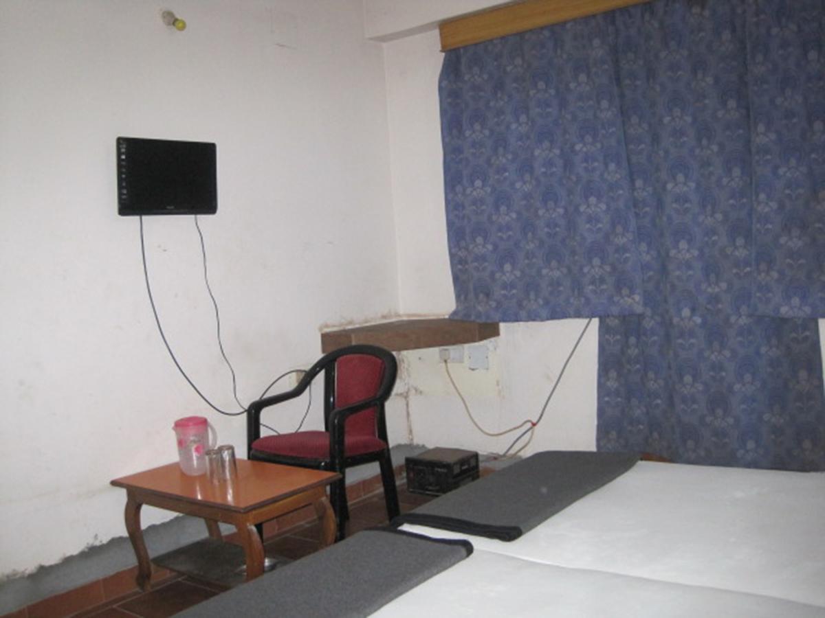 Hotel Arya Palace Puri Exterior foto