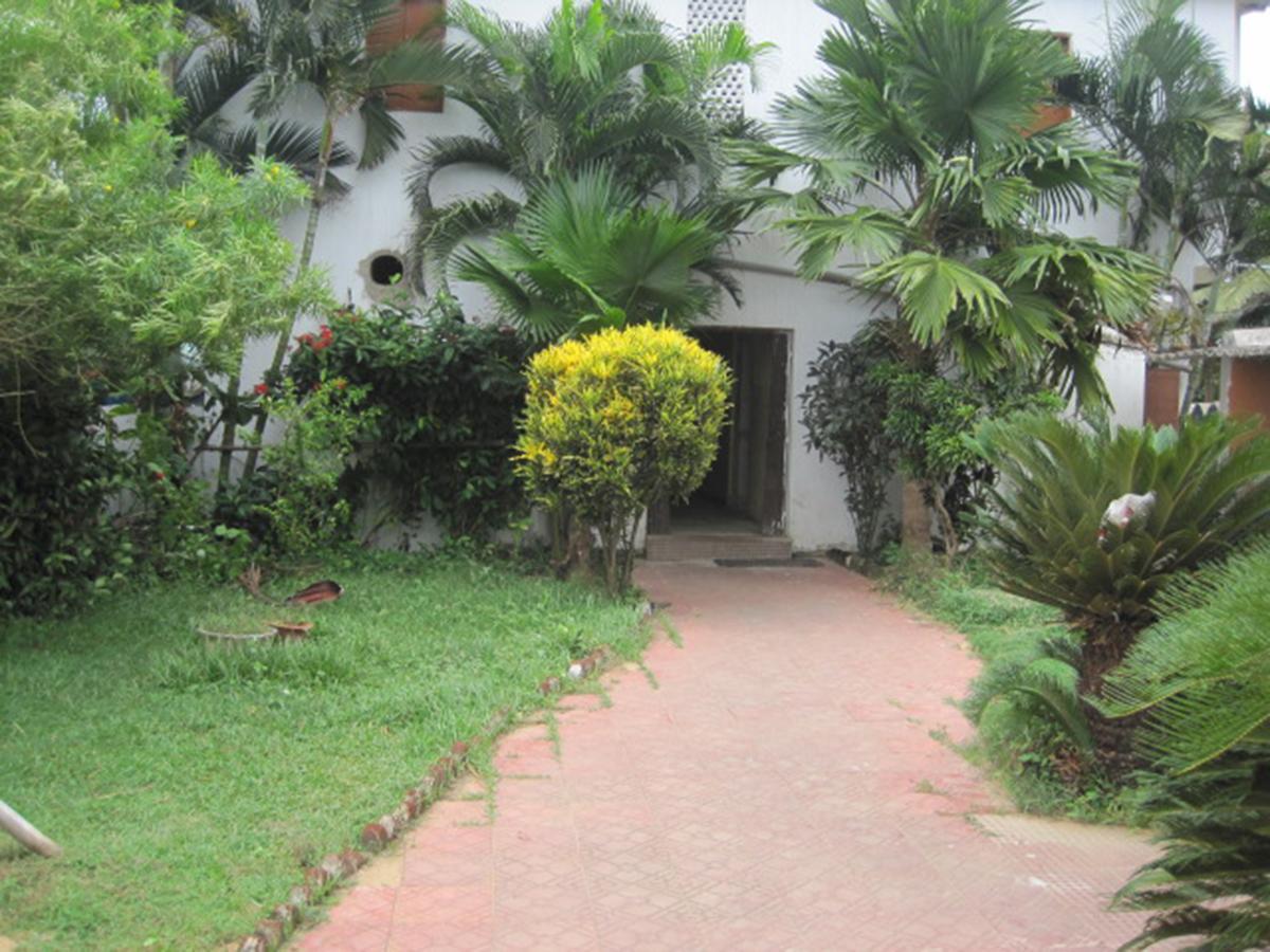 Hotel Arya Palace Puri Exterior foto