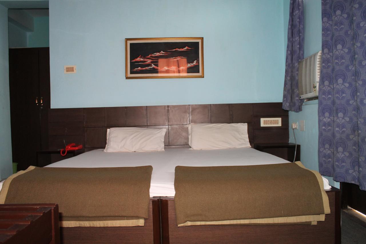 Hotel Arya Palace Puri Exterior foto