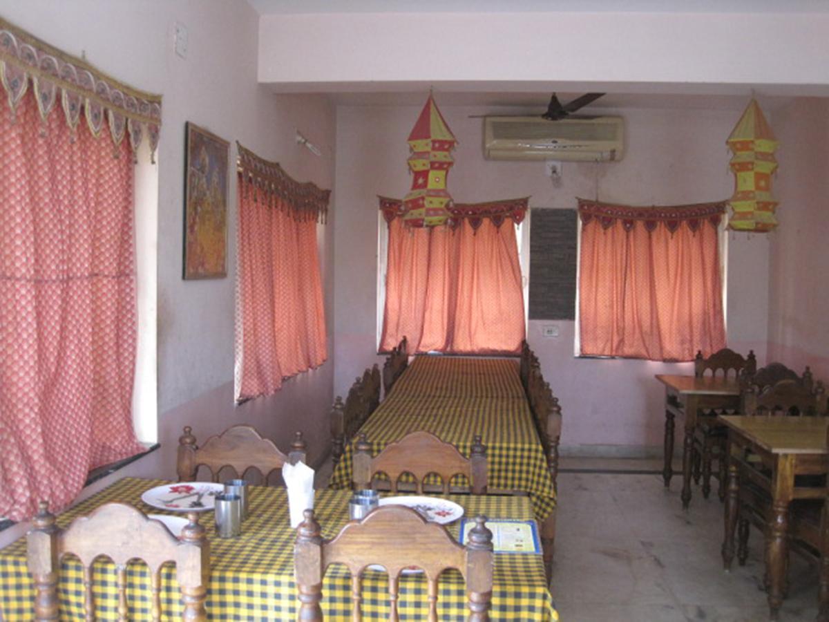 Hotel Arya Palace Puri Exterior foto