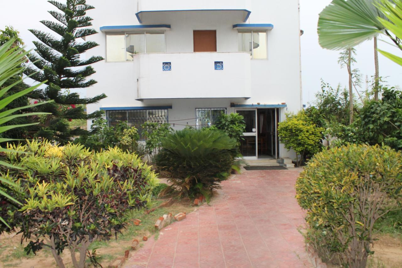 Hotel Arya Palace Puri Exterior foto