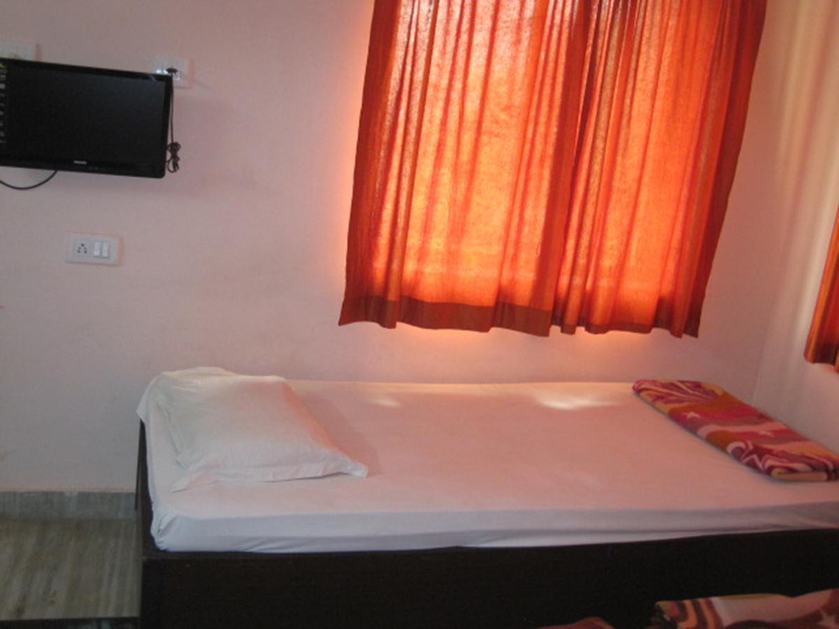 Hotel Arya Palace Puri Exterior foto