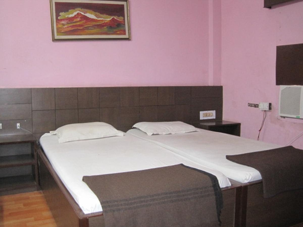 Hotel Arya Palace Puri Exterior foto
