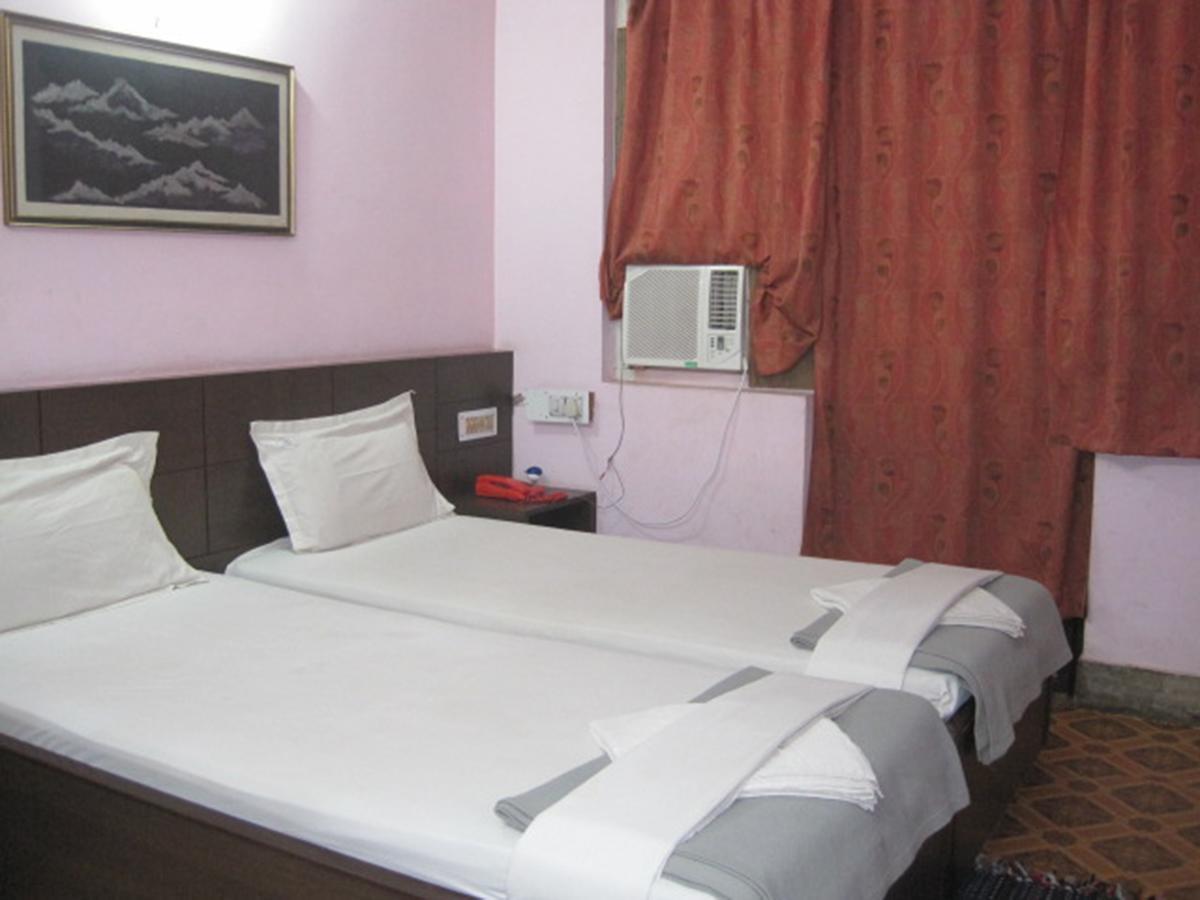 Hotel Arya Palace Puri Exterior foto